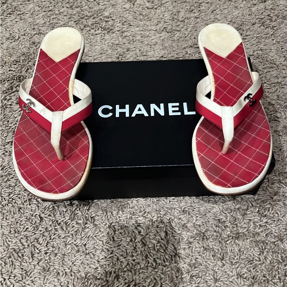 Chanel Red and white Thong sandals 38 1/2 (8) with box